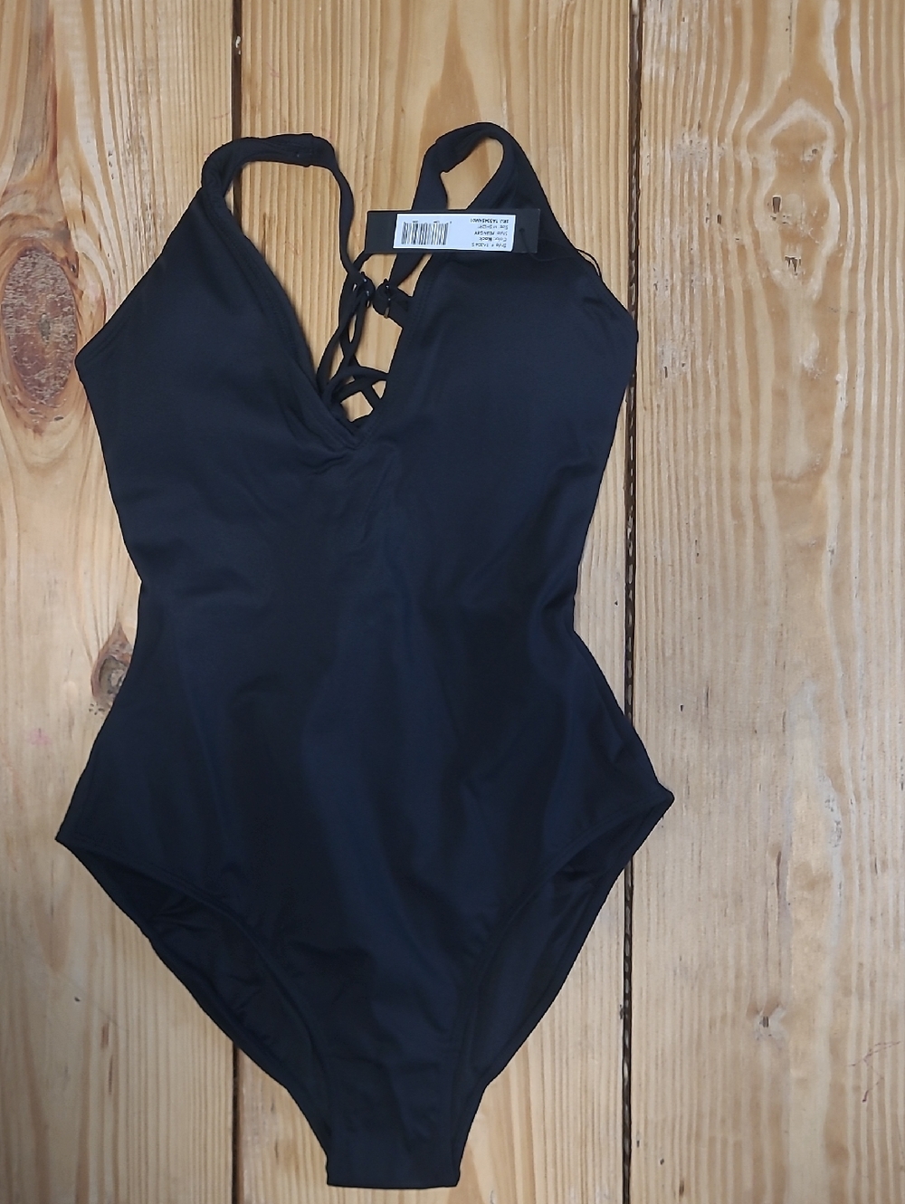 38. NWT  $175 STYLE PLUNGEY M SHORT